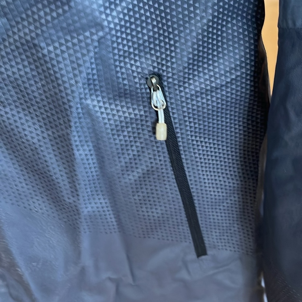 North Face Insulated Coat. - Picture 7 of 10